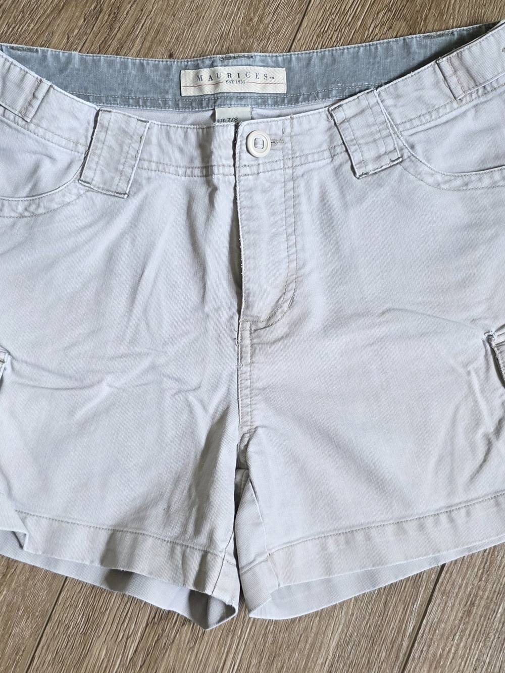 Maurices Cream Cargo Shorts